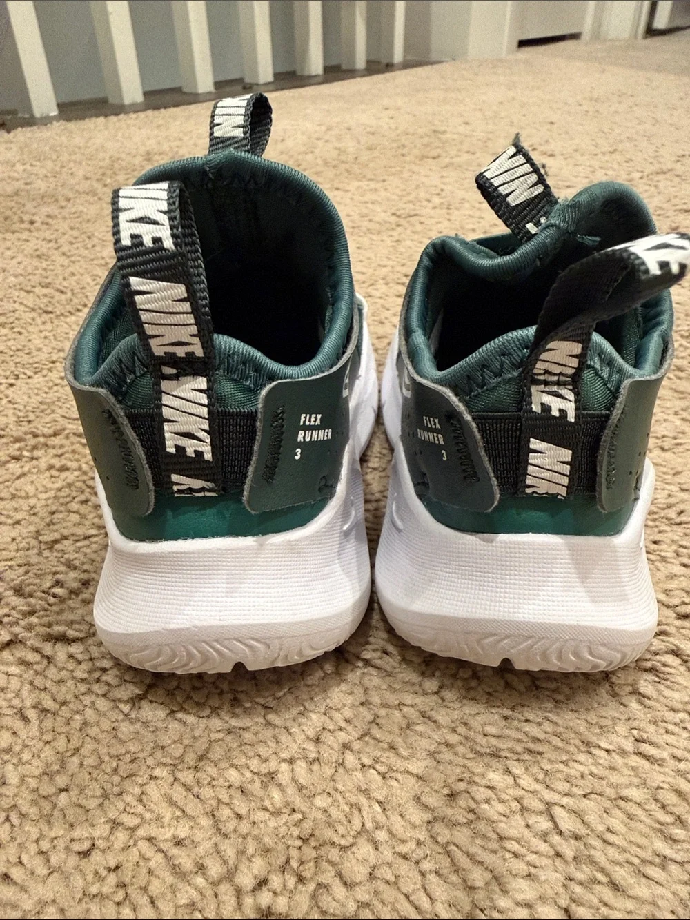Nike Flex Runner Toddler Dark Green and White Slip-On Sneakers - 7C